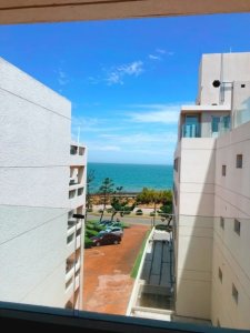 Punta del Este, apto frente al mar, con vista, a estrenar.