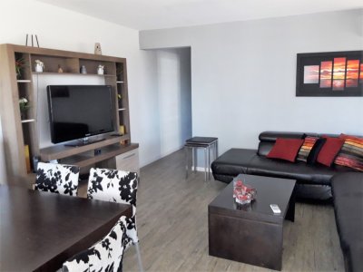 Apartamento de 3 dormitorios y 2 baños ubicado en Roosevelt, edificio con amenities. 