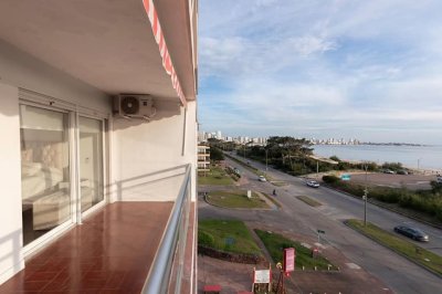Apartamento con vista al mar de 1 dorm. Playa Mansa, Punta del Este