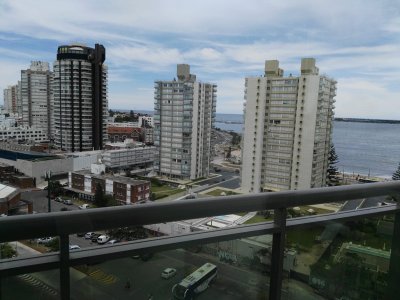 Apartamento vista al mar, 2 dormitorios en edificio de Lujo