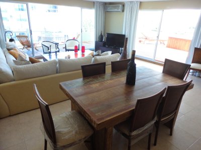 Apartamento en Pinares, 3 dormitorios *