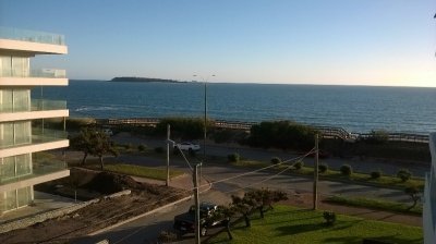 Punta del Este, Apartamento en Mansa, 2 dormitorios con vista.