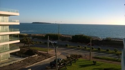 Punta del Este, Apartamento en Mansa, 2 dormitorios con vista.