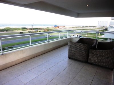 Apartamento en Brava, 3 dormitorios *