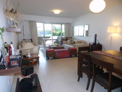 Apartamento en Brava, 3 dormitorios *