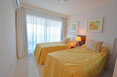 Apartamento en Brava, 3 dormitorios *