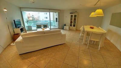 Apartamento en Brava, 3 dormitorios *