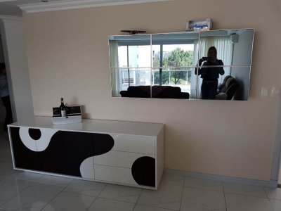 Apartamento en Pinares, 3 dormitorios *
