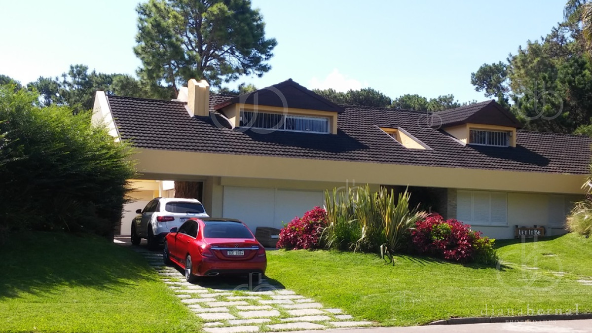 casa en punta del este paya mansa, 6 dormitorios + dep y piscina.  - dbp42993c