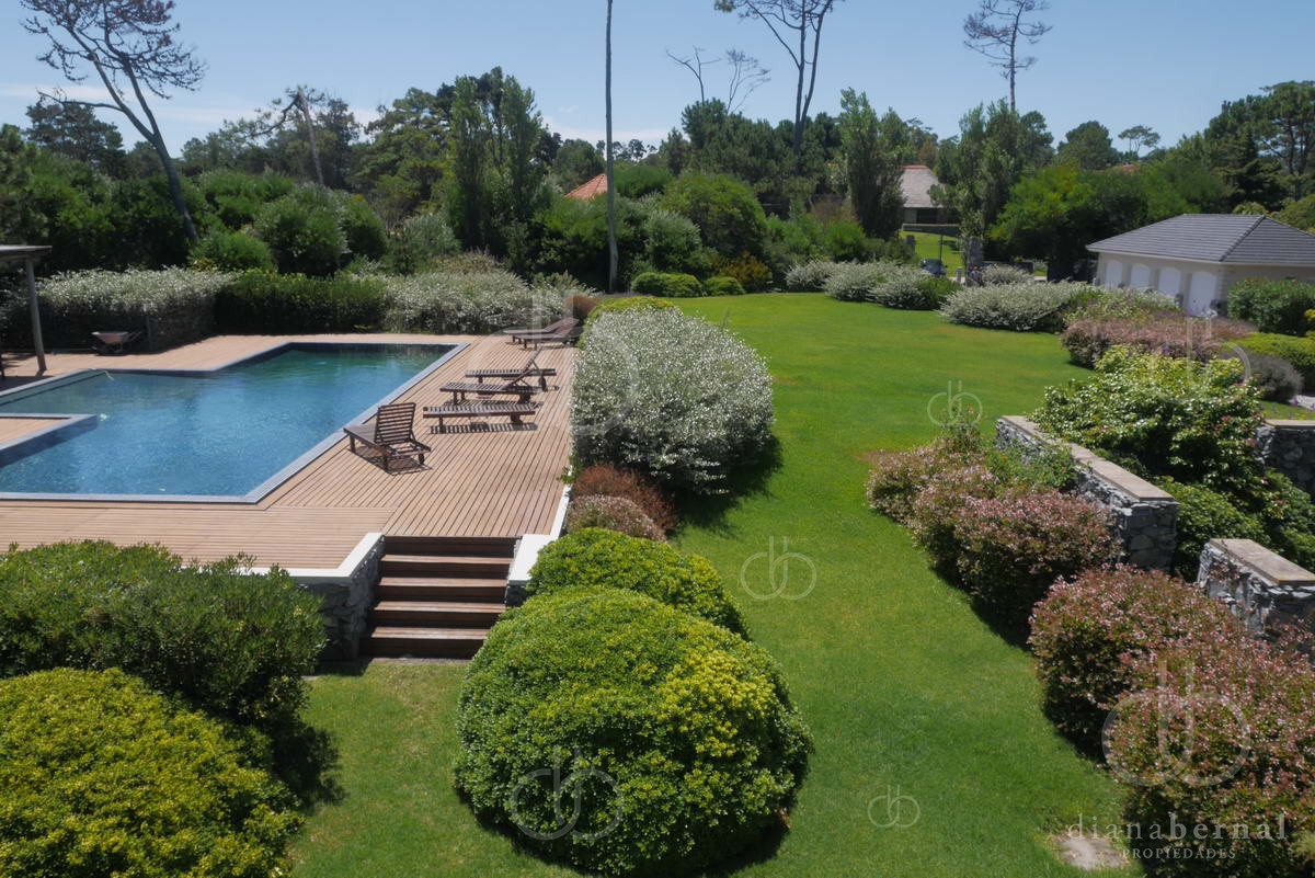 mansión de 8 dormitorios en pinares, punta del este - dbp43131c