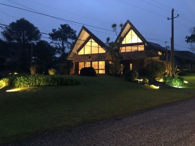 Punta del Este, chalet en Lugano.