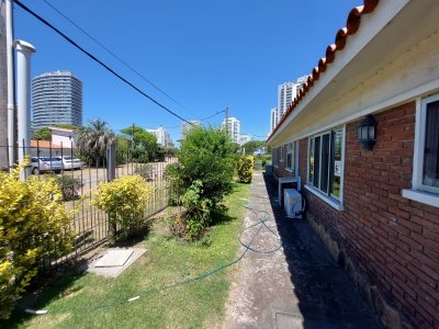 Casa de 3 dormitorios en Playa Mansa, Punta del Este