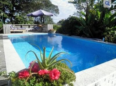 Casa de 5 dormitorios y piscina en Punta Ballena. 