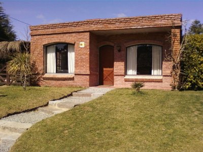 Punta del Este, Jardines de Córdoba, chalet con piscina.