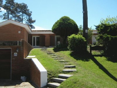 Casa en Jardines de Cordoba, 3 dormitorios *