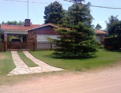 Casa en AtlÃ¡ntida, 3 dormitorios *