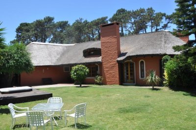 Punta del Este, Jardines de Cordoba, 4 dormitorios y dependencia*