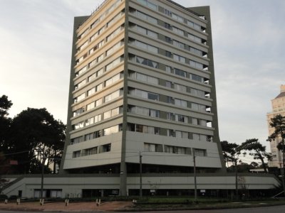 Punta del Este, Roosevelt, edificio con piscina, apartamento de 1 dormitorio.