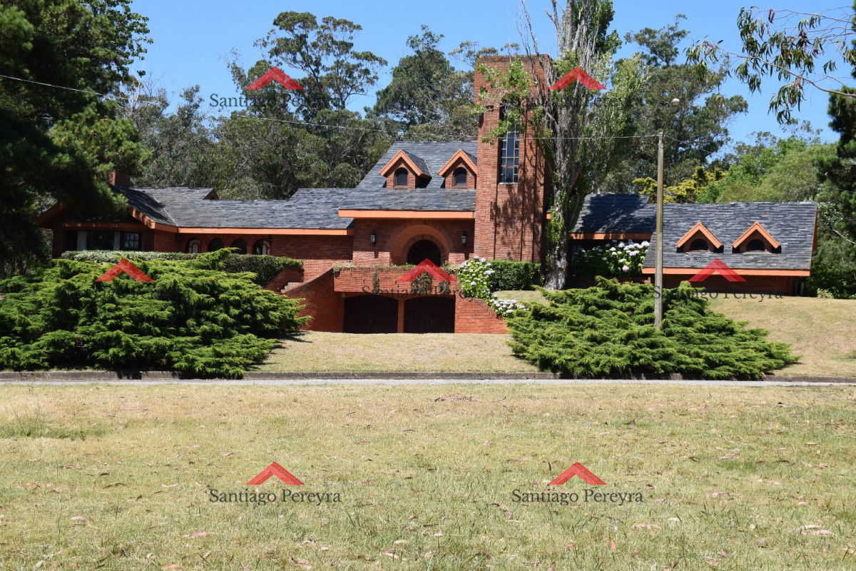 Beverly Hills - GoPunta - Portal Inmobiliario de Punta del Este - Maldonado