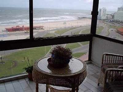 Apartamento en Brava, 3 dormitorios *