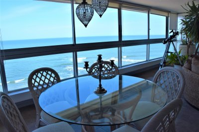 APARTAMENTO SOBRE PLAYA BRAVA