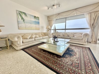 Apartamento Venta 2 dormitorios Península Punta del Este con vista