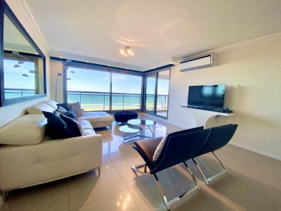  Apartamento  3 dormitorios  Península Punta del Este Uruguay