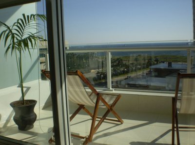 VENTA, Apartamento, 2 dormitorios y garaje, Punta del Este, Uruguay