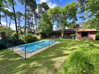 Casa Venta 4 dormitorios Cantegril Punta del Este