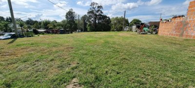 Terreno esquinero en Los Aromos, Maldonado, Uruguay