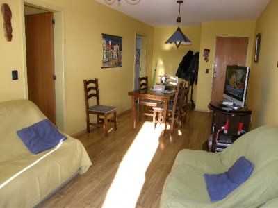 Lindo apartamento en zona de paradas.