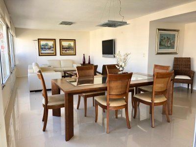 Apartamento en muy buena zona.