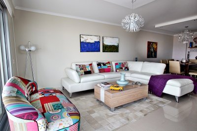 Apartamento de tres dormitorios + dep con vistas a la mansa 