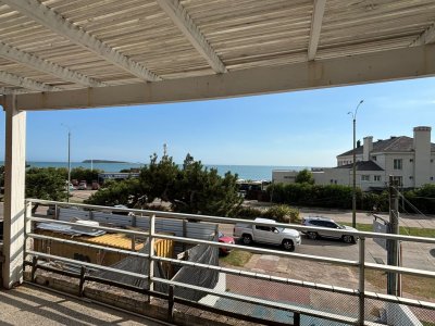 Apartamento de 2 dormitorios en primera linea en venta 