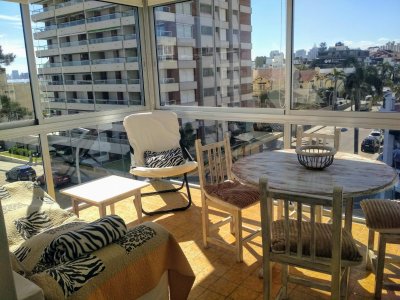 PUNTA DEL ESTE, Península Apartamento en Alquiler temporada de 2 dormitorios