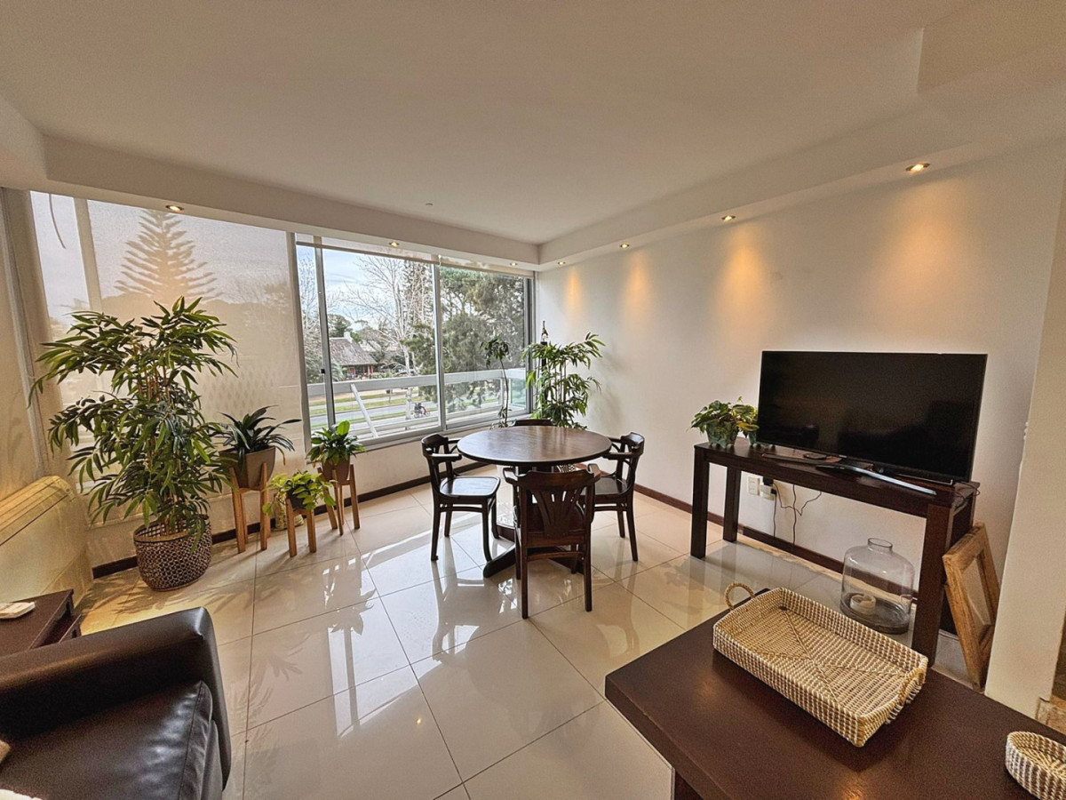 Apartamento a pasos del punta shopping 