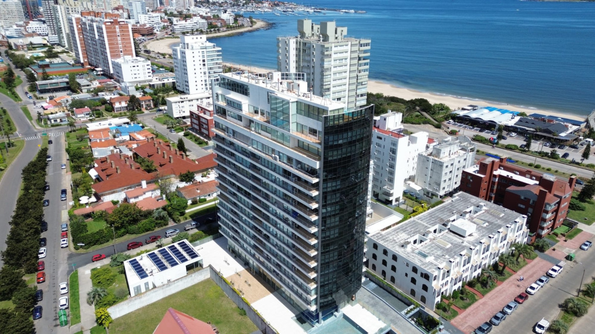 Apartamento 3 dormitorios en edificio de categoría en Península!