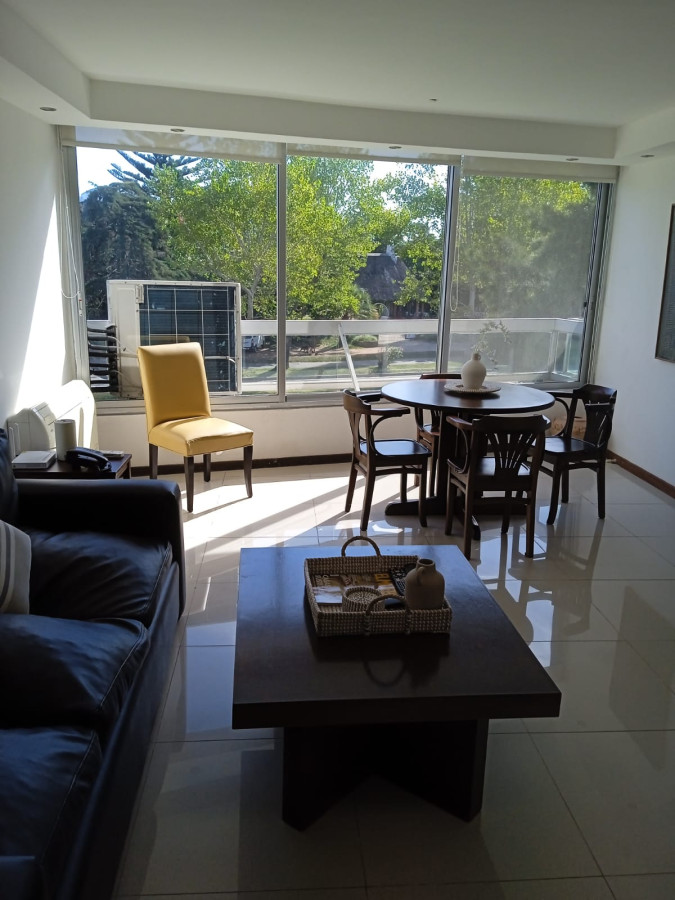 A pasos del Shopping de Punta del este