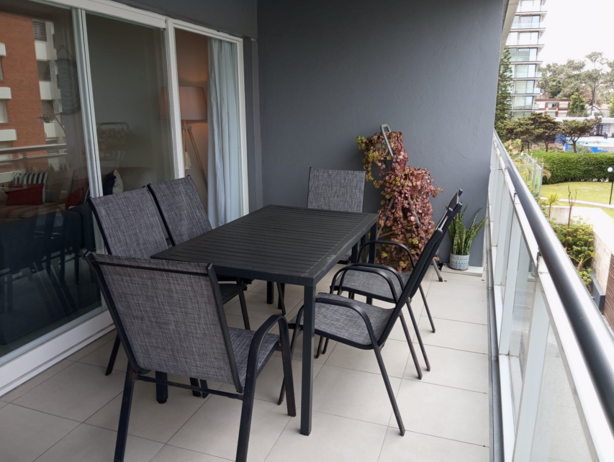 Apartamento de 3 dormitorios a 2 cuadras del mar en Punta!