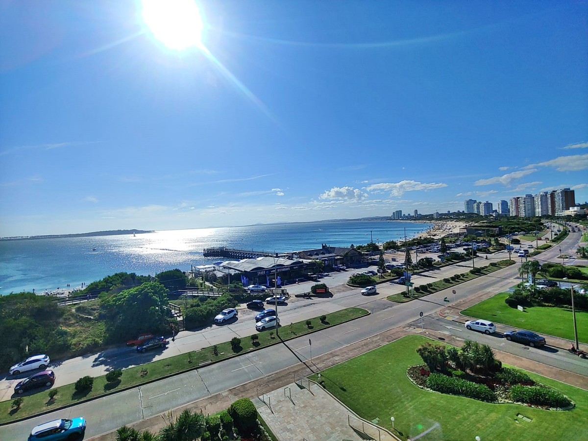 Apto a pasos del mar