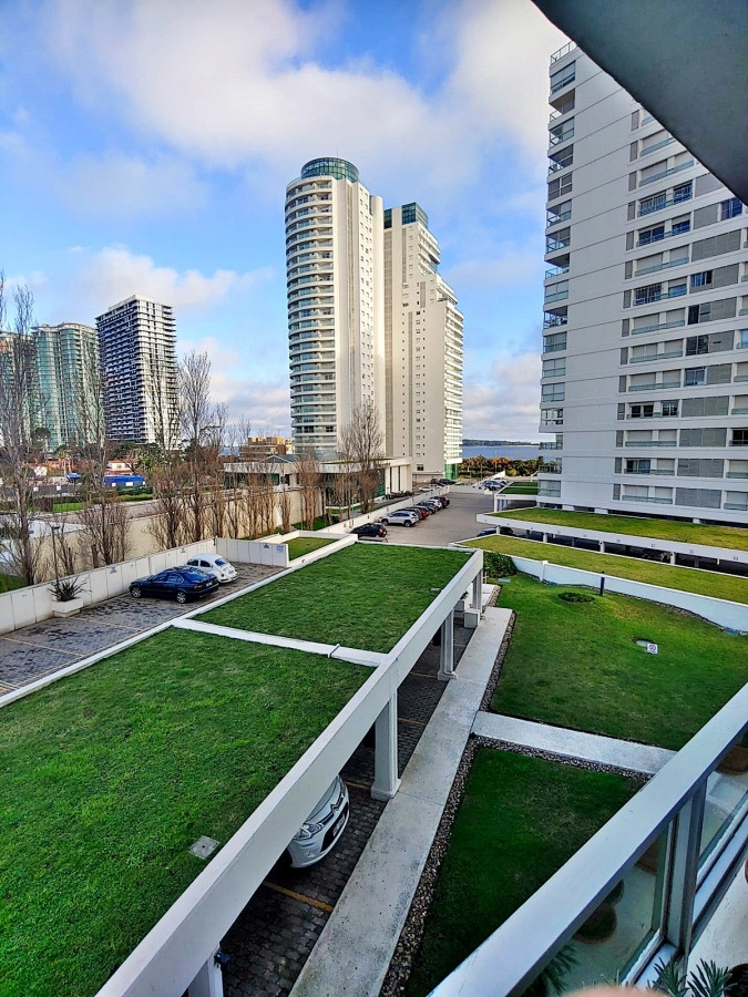 Apartamento en Punta del Este de dos dormitorios mas dependencia 