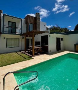 Casa con piscina en alquiler de verano!!