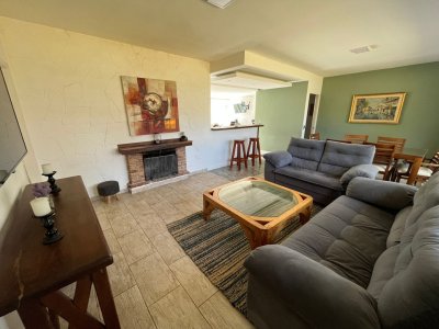Casa alquiler febrero de 4 dormitorios en Punta del Este 