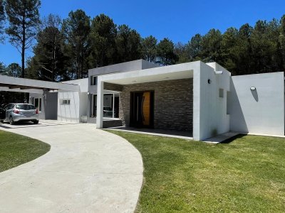 Hermosa casa a estrenar!!
