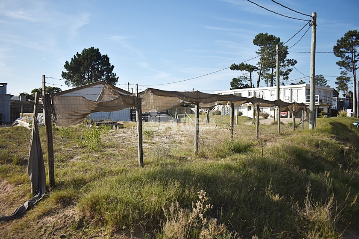 Altos de la Laguna - GoPunta - Portal Inmobiliario de Punta del Este - Maldonado