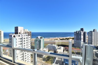 Arenas del Mar, piso alto con excelente vista al mar