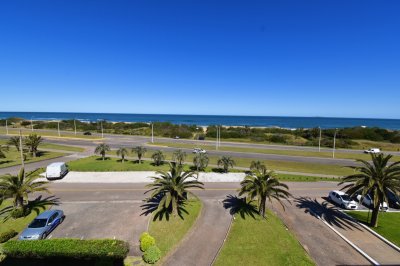 Primera linea de Playa Brava.