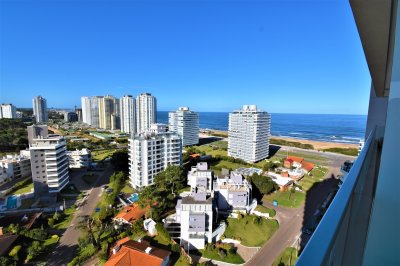 Wind Tower piso alto, con excelente vista