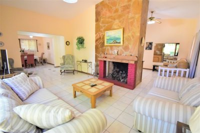 Casa proxima al Shopping  y playa Mansa