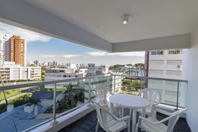 APARTAMENTO 2 DORMITORIOS, MANSA, PUNTA DEL ESTE 